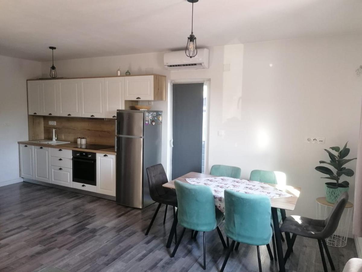 Apartments Nana Biograd Na Moru Extérieur photo